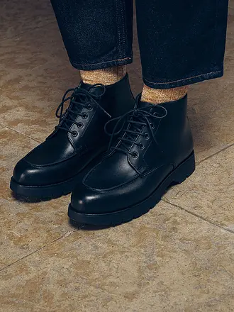 KLEMAN | Schnürboots OXAL KP
Marque : KLEMAN
Couleur : noir
Catégories : Mode, Homme
Matière : Cuir
Motif : Uni
Hauteur du talon : Talon plat |